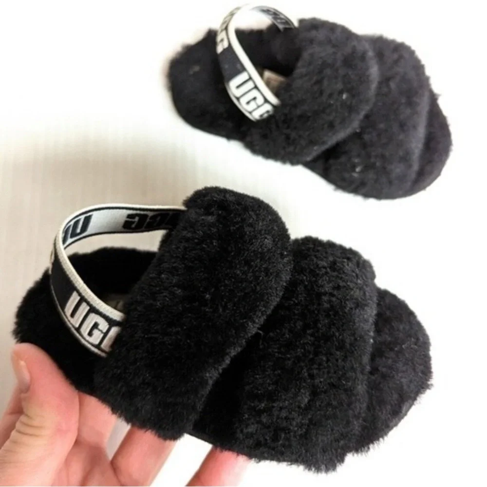 UGG Oh Yeah Slide baby girl size 6 black fur sandals slippers shoes